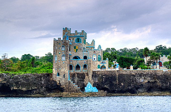 Необычный гостевой дом Blue Cave Castle недалеко от Негрила