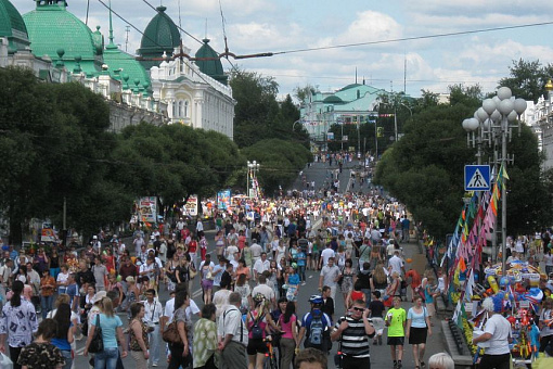 Народные гуляния в День города на улице Ленина