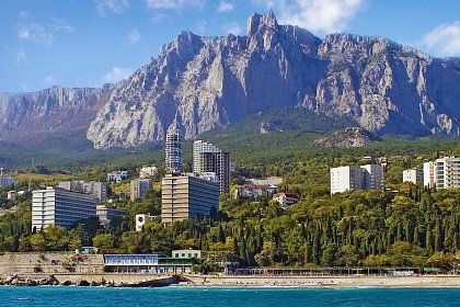 Стена Ай-Петринской яйлы над Мисхором