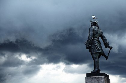 Памятник Петру I