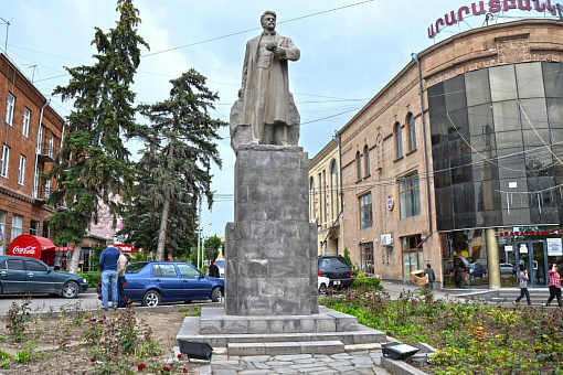 Памятник Шаумяну, скульптор Меркуров