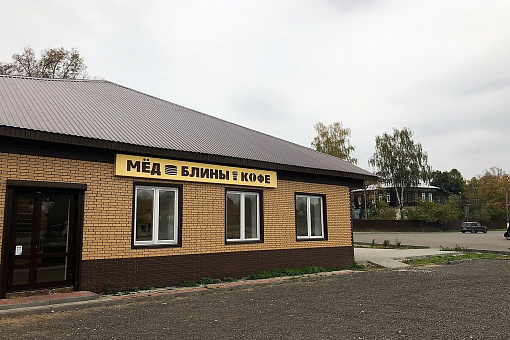 Фасад кофейни «Мед. Блины. Кофе»