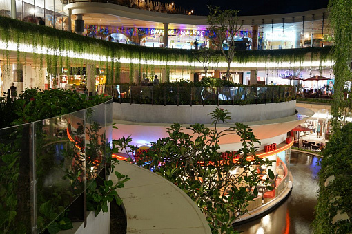 Торговый центр Beachwalk в Куте