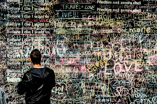 Стена Before I die I want to...